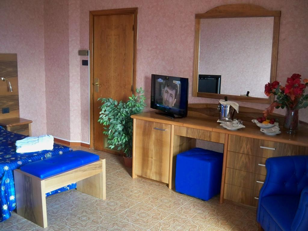 Double or Twin Room,1006717525:JPEG